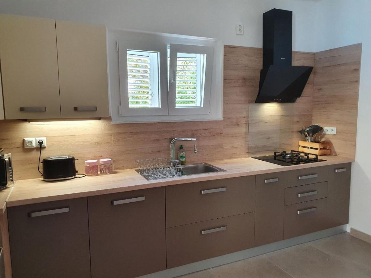 Sidus Maris, Spacious Seaside Apartment With Free Parking Martinšćica Extérieur photo