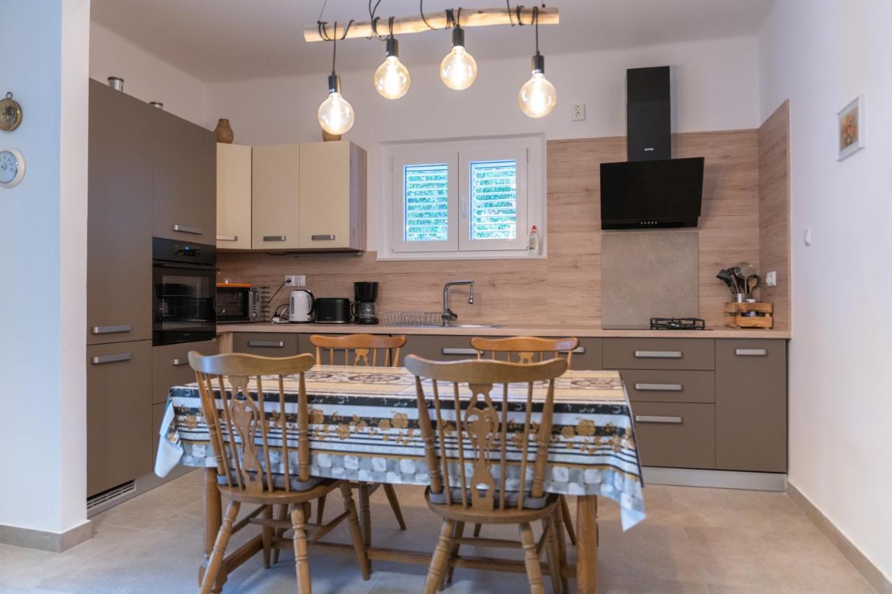 Sidus Maris, Spacious Seaside Apartment With Free Parking Martinšćica Extérieur photo