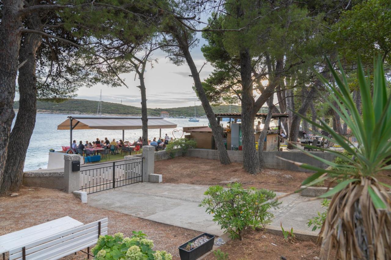 Sidus Maris, Spacious Seaside Apartment With Free Parking Martinšćica Extérieur photo